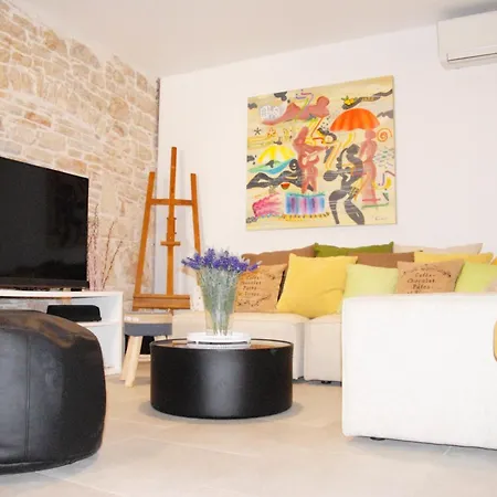 Vacation Sanda Design House 度假居 *